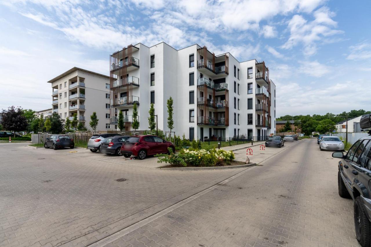 Modern Apartment With Balcony & Free Garage Poznan By Noclegi Renters Exterior foto